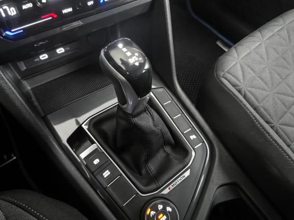 Volkswagen Tiguan II Рестайлинг с пробегом 2021 года, цена 3 444 000 рублей, 48045 км, внедорожник, Автокод Объявления