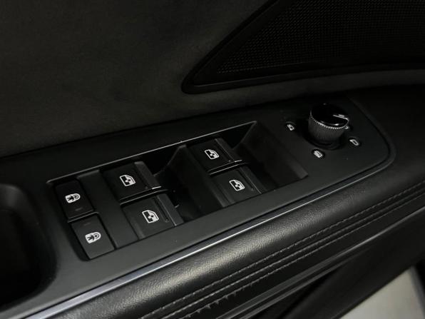 Audi A8 IV (D5) с пробегом 2018 года, цена 3 850 000 рублей, 240952 км, седан, Автокод Объявления