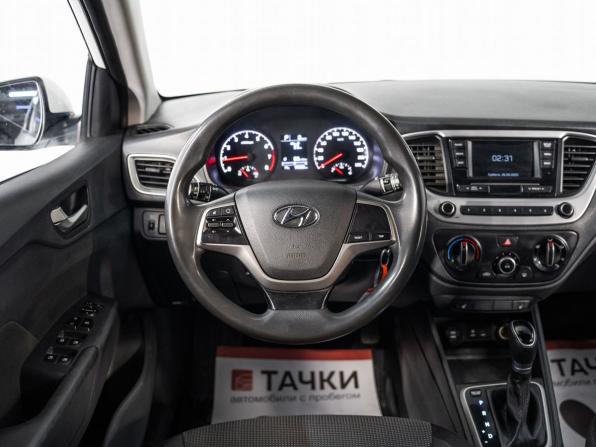 Hyundai Solaris II с пробегом 2018 года, цена 1 180 000 рублей, 99608 км, седан, Автокод Объявления