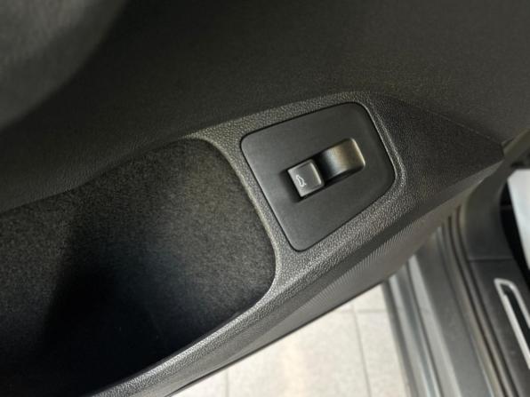 Volkswagen Tiguan II Рестайлинг с пробегом 2022 года, цена 3 460 000 рублей, 49011 км, внедорожник, Автокод Объявления