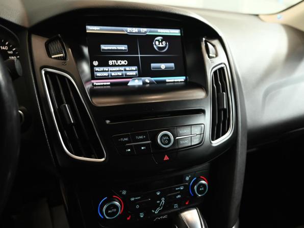 Ford Focus III Рестайлинг с пробегом 2015 года, цена 1 190 000 рублей, 204169 км, седан, Автокод Объявления