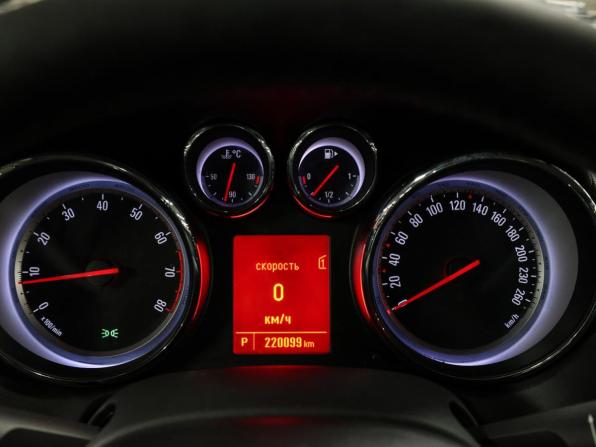 Opel Astra J Рестайлинг с пробегом 2012 года, цена 729 000 рублей, 220000 км, хэтчбек, Автокод Объявления