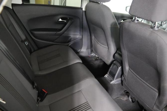 Volkswagen Polo V Рестайлинг с пробегом 2016 года, цена 1 079 990 рублей, 132569 км, седан, Автокод Объявления