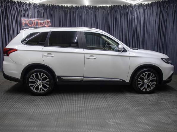Mitsubishi Outlander III Рестайлинг 2 с пробегом 2015 года, цена 1 498 000 рублей, 230000 км, внедорожник, Автокод Объявления