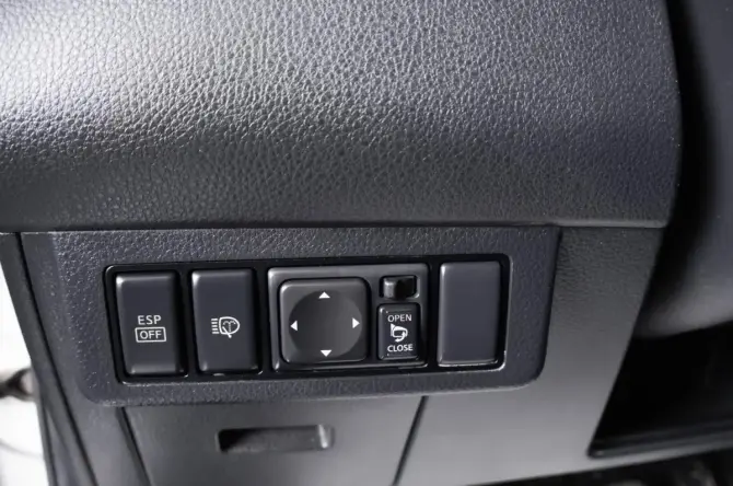 Nissan Tiida I Рестайлинг с пробегом 2013 года, цена 699 000 рублей, 285456 км, хэтчбек, Автокод Объявления