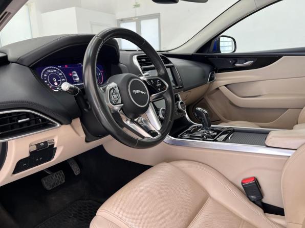 Jaguar XE I Рестайлинг с пробегом 2019 года, цена 2 490 000 рублей, 130000 км, седан, Автокод Объявления