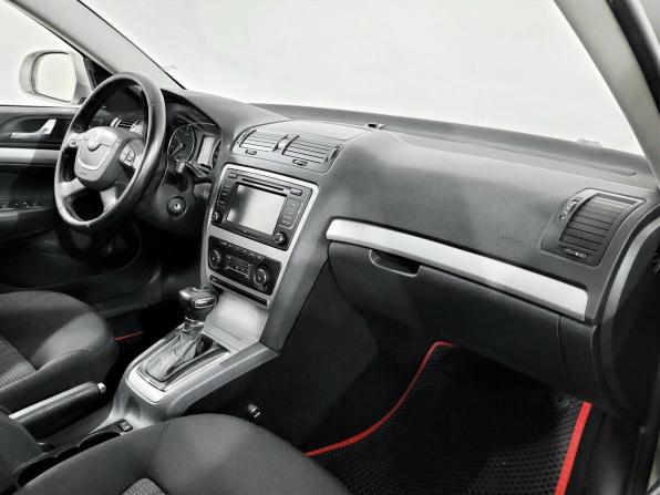 Skoda Octavia II (A5) Рестайлинг с пробегом 2012 года, цена 660 000 рублей, 271012 км, лифтбек, Автокод Объявления
