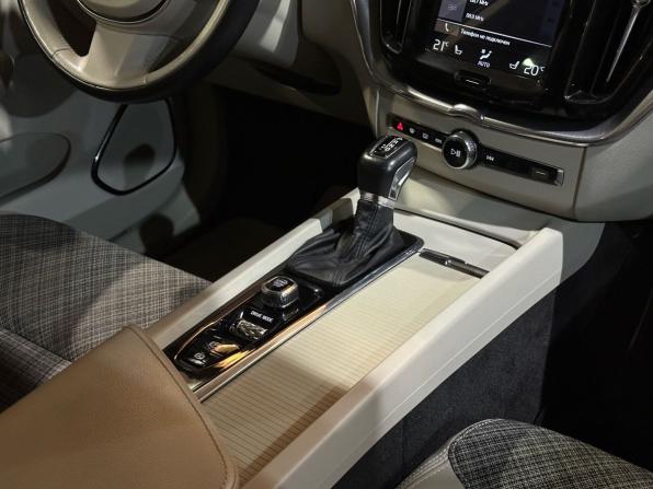 Volvo XC60 II с пробегом 2019 года, цена 3 999 990 рублей, 63452 км, внедорожник, Автокод Объявления
