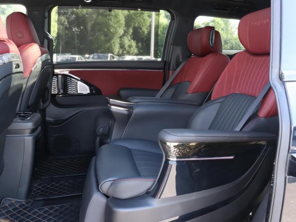 GAC M8 с пробегом 2024 года, цена 4 670 000 рублей, 21662 км, минивэн, Автокод Объявления