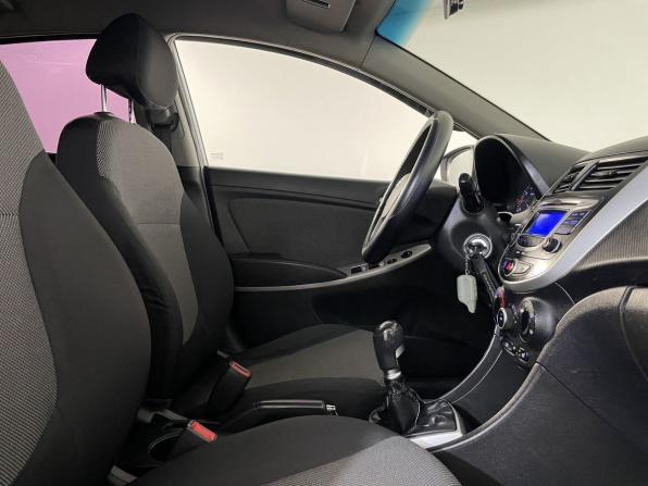 Hyundai Solaris I с пробегом 2013 года, цена 719 900 рублей, 202000 км, хэтчбек, Автокод Объявления