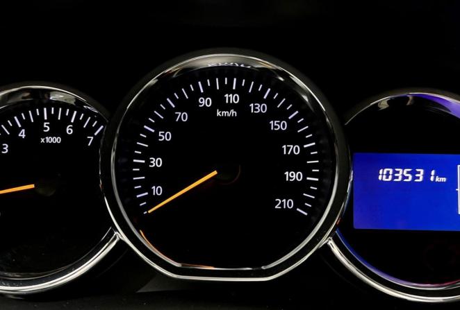 Renault Logan II с пробегом 2017 года, цена 735 000 рублей, 102531 км, седан, Автокод Объявления