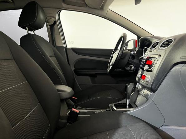 Ford Focus II Рестайлинг с пробегом 2010 года, цена 589 900 рублей, 174000 км, хэтчбек, Автокод Объявления