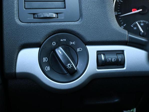 Skoda Octavia II (A5) Рестайлинг с пробегом 2012 года, цена 999 000 рублей, 182180 км, лифтбек, Автокод Объявления