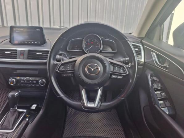 Mazda Axela III Рестайлинг с пробегом 2018 года, цена 1 500 000 рублей, 83414 км, хэтчбек, Автокод Объявления