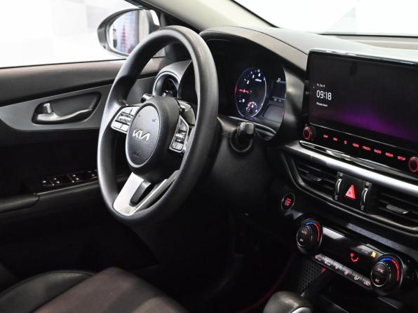 Kia K3 II Рестайлинг с пробегом 2021 года, цена 1 943 000 рублей, 134536 км, седан, Автокод Объявления