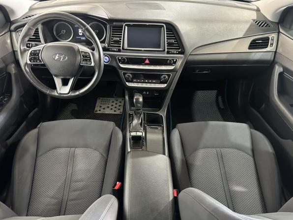 Hyundai Sonata VII (LF) Рестайлинг с пробегом 2018 года, цена 1 850 000 рублей, 131703 км, седан, Автокод Объявления