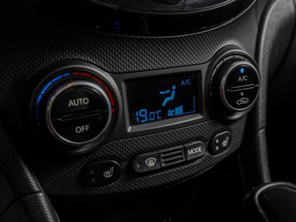 Hyundai Solaris I Рестайлинг с пробегом 2015 года, цена 999 000 рублей, 192921 км, седан, Автокод Объявления