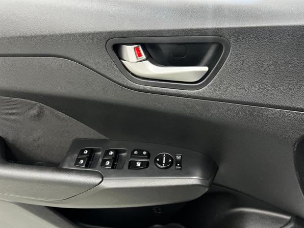 Hyundai Solaris II с пробегом 2017 года, цена 1 359 000 рублей, 144333 км, седан, Автокод Объявления