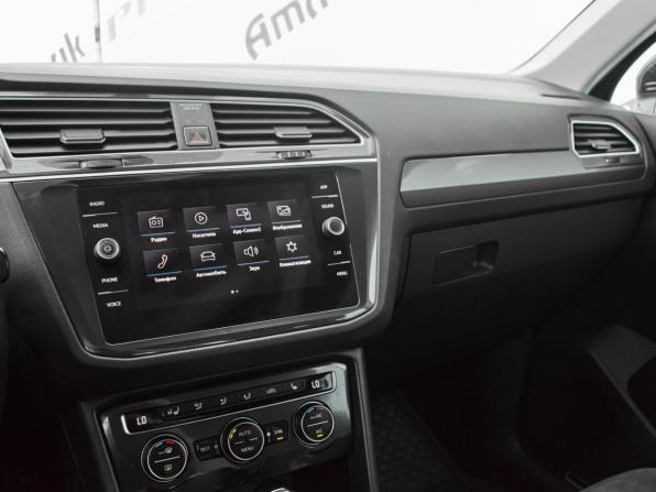 Volkswagen Tiguan II с пробегом 2018 года, цена 2 635 000 рублей, 100288 км, внедорожник, Автокод Объявления