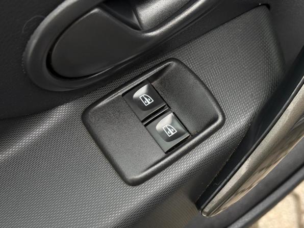 Renault Logan II Рестайлинг с пробегом 2019 года, цена 1 055 000 рублей, 106945 км, седан, Автокод Объявления