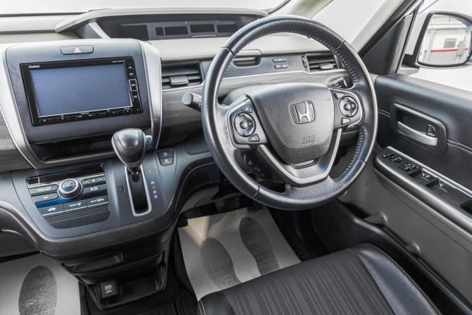 Honda Freed II с пробегом 2018 года, цена 1 889 000 рублей, 95800 км, компактвэн, Автокод Объявления