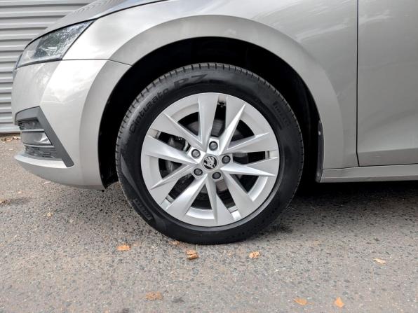Skoda Octavia IV (A8) с пробегом 2021 года, цена 2 400 000 рублей, 75851 км, лифтбек, Автокод Объявления