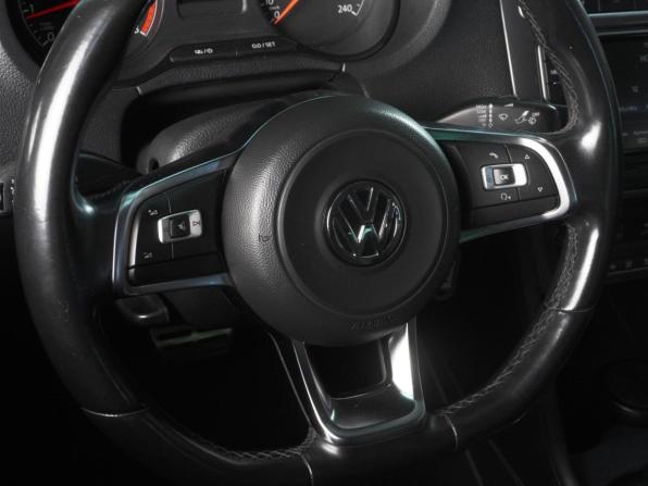 Volkswagen Polo V Рестайлинг с пробегом 2018 года, цена 1 385 000 рублей, 120719 км, седан, Автокод Объявления