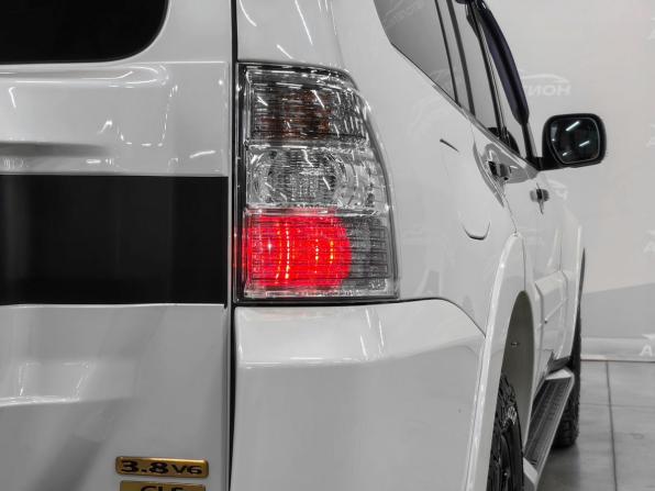 Mitsubishi Pajero IV Рестайлинг 2 с пробегом 2019 года, цена 3 250 000 рублей, 135000 км, внедорожник, Автокод Объявления