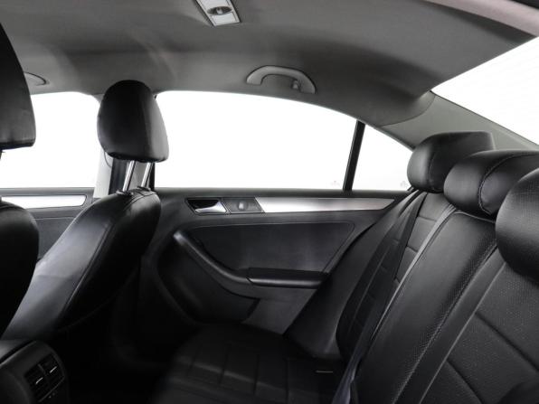 Volkswagen Jetta VI Рестайлинг с пробегом 2015 года, цена 820 000 рублей, 279558 км, седан, Автокод Объявления