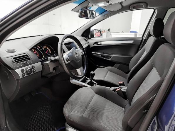 Opel Astra H Рестайлинг с пробегом 2011 года, цена 515 000 рублей, 213974 км, хэтчбек, Автокод Объявления