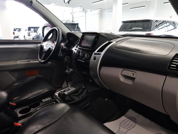 Mitsubishi Pajero Sport II с пробегом 2011 года, цена 1 325 000 рублей, 270513 км, внедорожник, Автокод Объявления