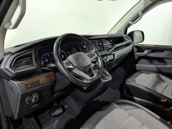 Volkswagen Multivan T6 Рестайлинг с пробегом 2021 года, цена 6 360 000 рублей, 97953 км, минивэн, Автокод Объявления