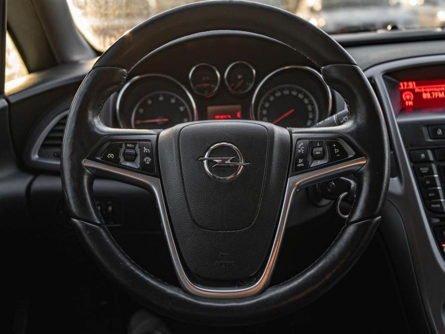 Opel Astra J Рестайлинг Санкт-Петербург  - изображение 6