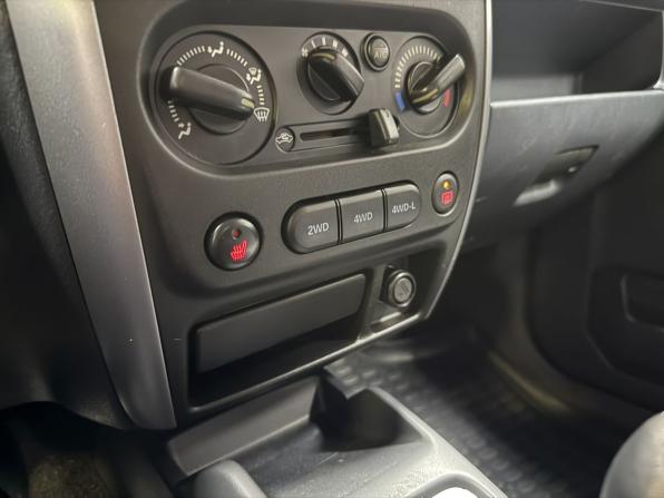 Suzuki Jimny III Рестайлинг 1 с пробегом 2008 года, цена 960 000 рублей, 161000 км, внедорожник, Автокод Объявления