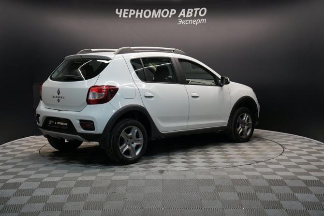 Renault Sandero II Рестайлинг с пробегом 2021 года, цена 1 550 000 рублей, 45000 км, хэтчбек, Автокод Объявления