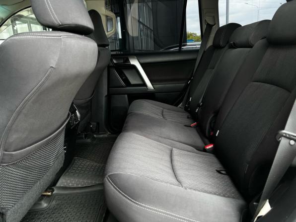 Toyota Land Cruiser Prado 150 Series Рестайлинг 1 с пробегом 2014 года, цена 2 795 000 рублей, 257283 км, внедорожник, Автокод Объявления