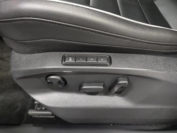Volkswagen Tiguan II Рестайлинг с пробегом 2021 года, цена 4 079 000 рублей, 33699 км, внедорожник, Автокод Объявления