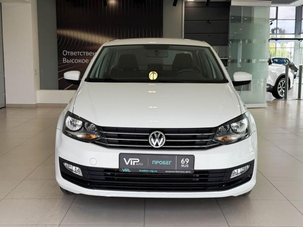 Volkswagen Polo V Рестайлинг с пробегом 2018 года, цена 1 557 000 рублей, 14045 км, седан, Автокод Объявления