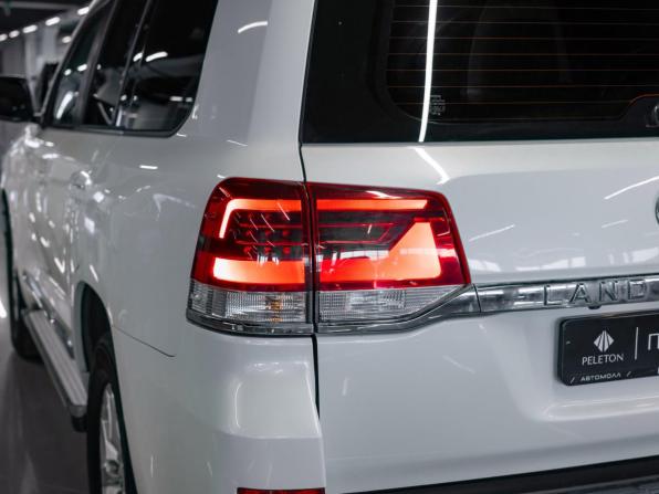 Toyota Land Cruiser 200 Series Рестайлинг 2 с пробегом 2017 года, цена 5 700 000 рублей, 112625 км, внедорожник, Автокод Объявления