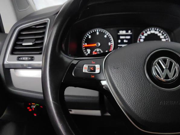 Volkswagen Multivan T6 с пробегом 2015 года, цена 2 860 000 рублей, 175974 км, минивэн, Автокод Объявления