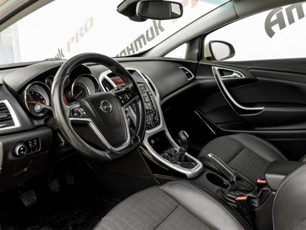 Opel Astra J Рестайлинг с пробегом 2012 года, цена 640 000 рублей, 204765 км, хэтчбек, Автокод Объявления