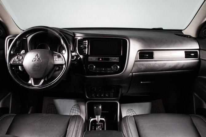 Mitsubishi Outlander III Рестайлинг 3 с пробегом 2019 года, цена 2 429 000 рублей, 195900 км, внедорожник, Автокод Объявления