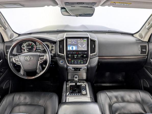 Toyota Land Cruiser 200 Series Рестайлинг 2 с пробегом 2017 года, цена 6 170 000 рублей, 177144 км, внедорожник, Автокод Объявления