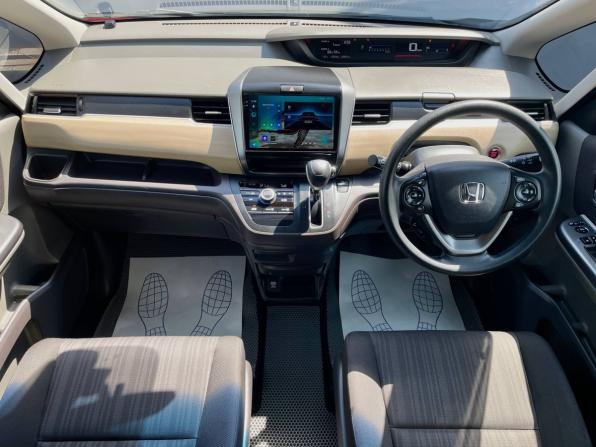 Honda Freed II с пробегом 2017 года, цена 1 550 000 рублей, 123223 км, компактвэн, Автокод Объявления