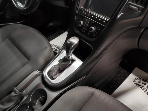 Opel Astra J с пробегом 2011 года, цена 706 100 рублей, 175549 км, хэтчбек, Автокод Объявления