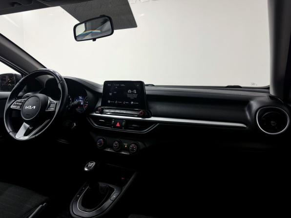 Kia Cerato IV Рестайлинг с пробегом 2022 года, цена 2 300 000 рублей, 71800 км, седан, Автокод Объявления