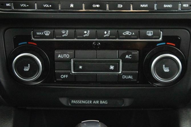 Volkswagen Jetta VI с пробегом 2012 года, цена 639 000 рублей, 300254 км, седан, Автокод Объявления