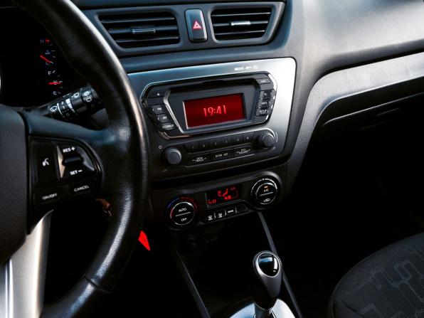 Kia Rio III с пробегом 2013 года, цена 975 000 рублей, 141212 км, хэтчбек, Автокод Объявления