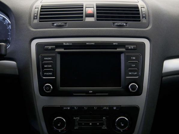 Skoda Octavia II (A5) Рестайлинг с пробегом 2012 года, цена 825 000 рублей, 240277 км, лифтбек, Автокод Объявления
