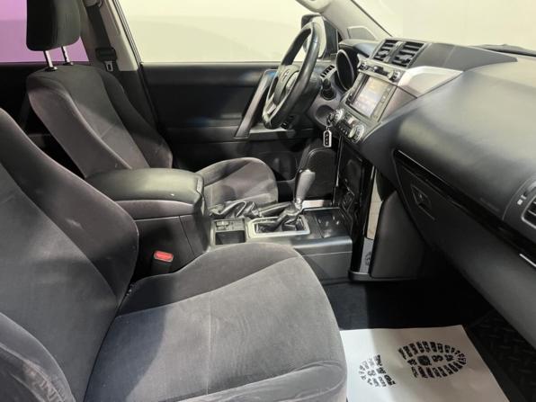 Toyota Land Cruiser Prado 150 Series Рестайлинг 1 с пробегом 2014 года, цена 2 825 000 рублей, 398023 км, внедорожник, Автокод Объявления